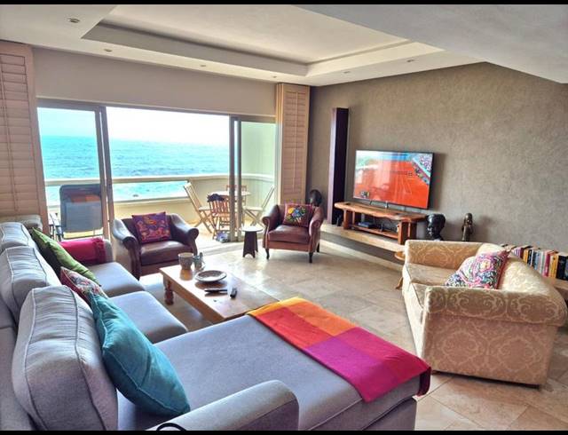 2 BEDROOM APARTMENT FOR SALE IN BANTRY BAY